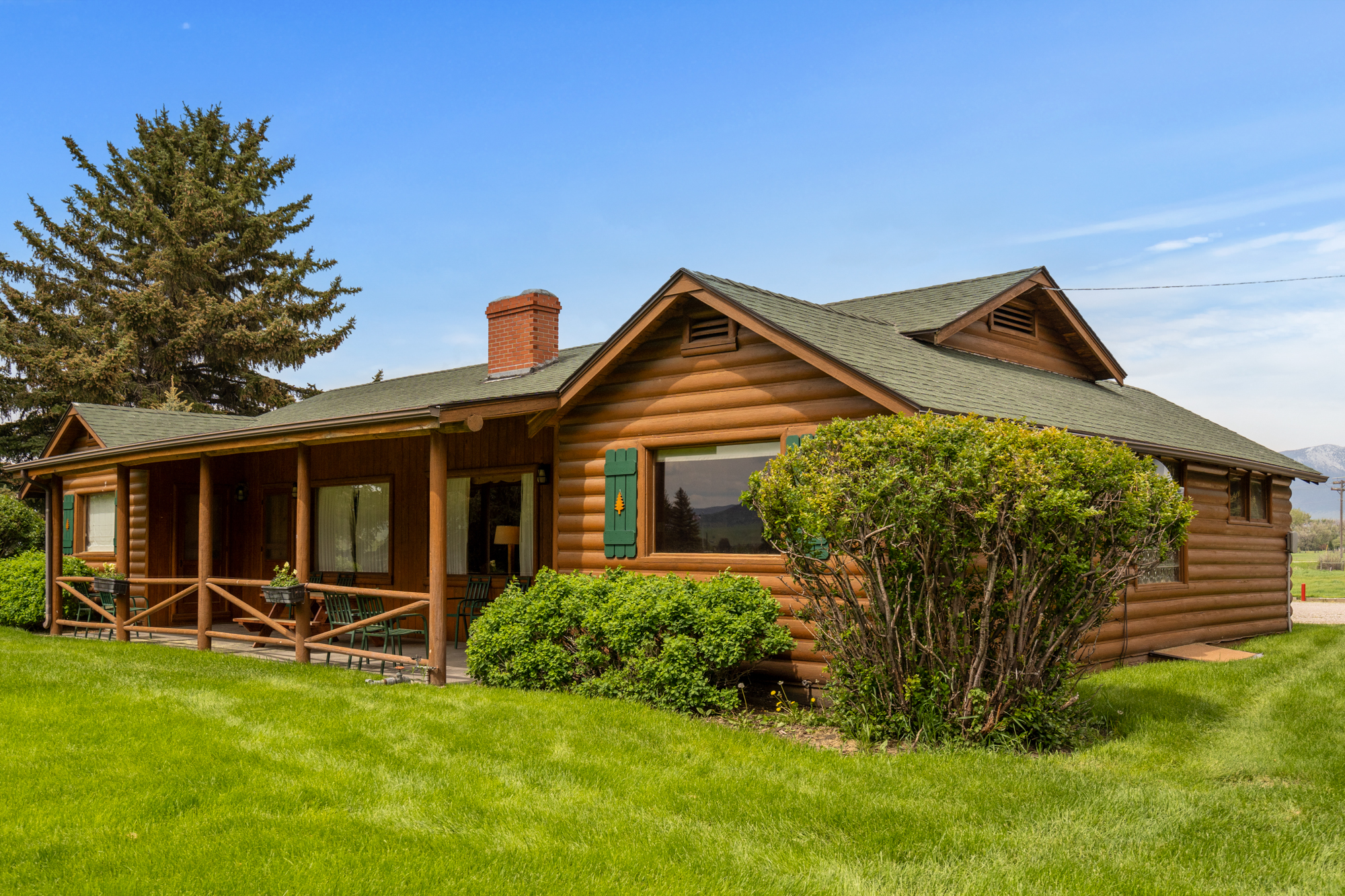 2 Bedroom Mountainside Cabin